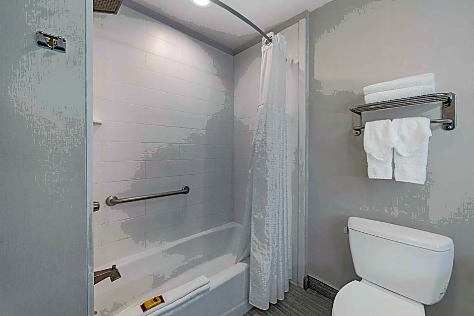 Best Western Plus Gardena Inn & Suites