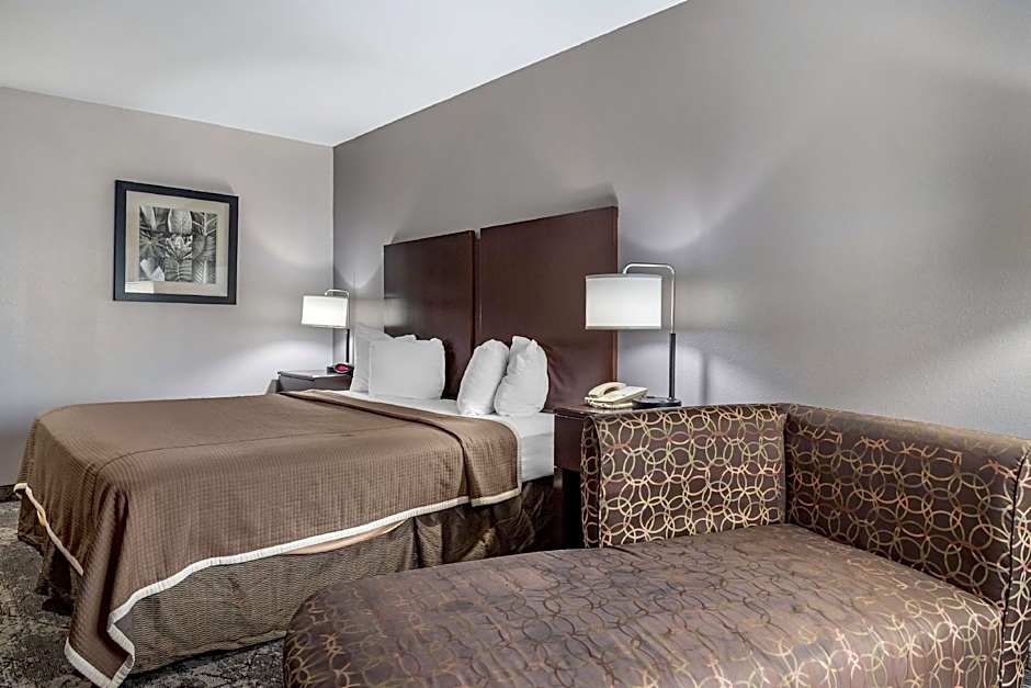 Photo 1 of 4 of 1 King Bed