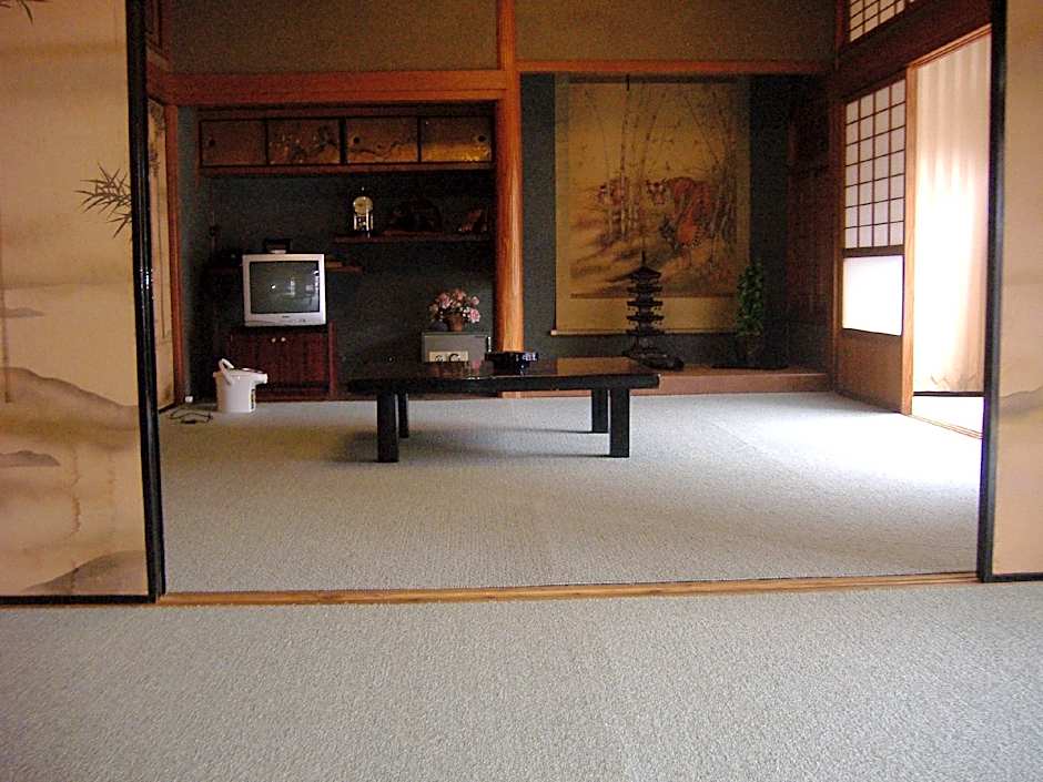 Saratoku Ryokan