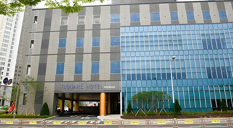 I Square Hotel
