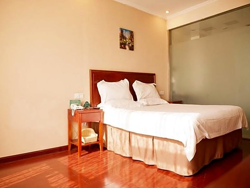 GreenTree Inn Heze Railway Station Hotel