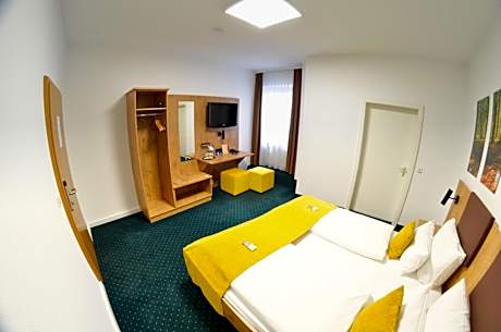 Large Double Room