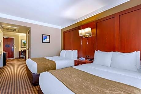 Queen Suite with Two Queen Beds and Sofa Bed - Accessible/Non-Smoking