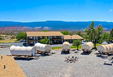 Broken Spur Inn & Steakhouse