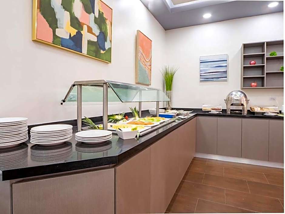 Krystal Urban Monterrey San Jeronimo