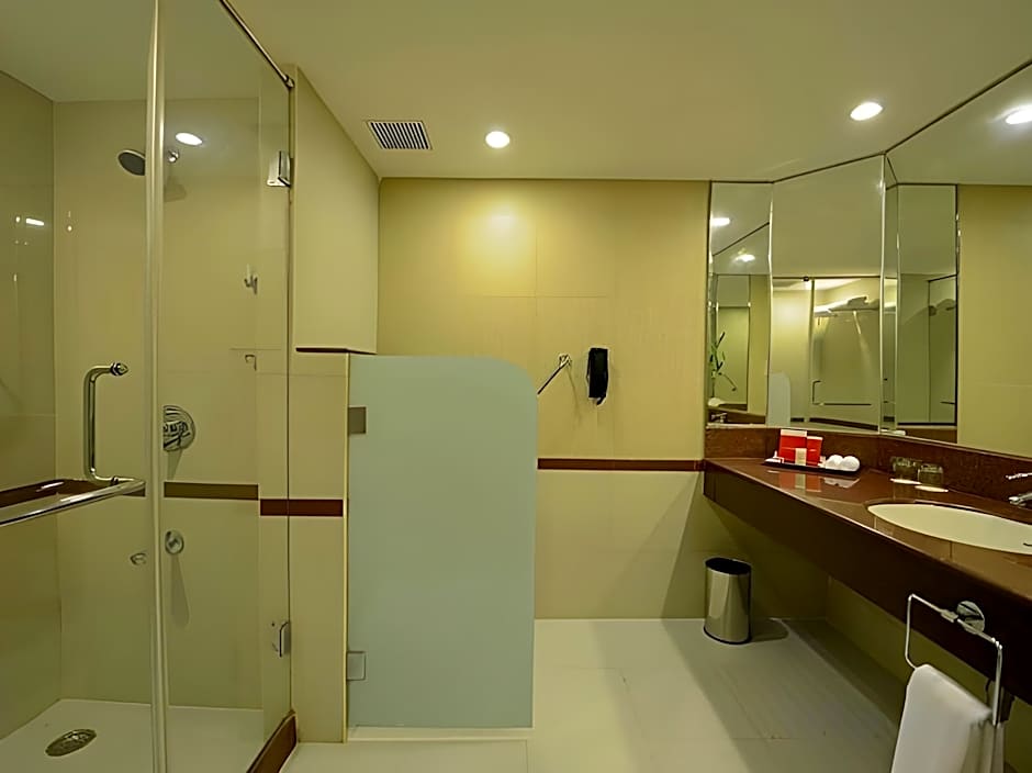 Hotel Naveen Lakeside