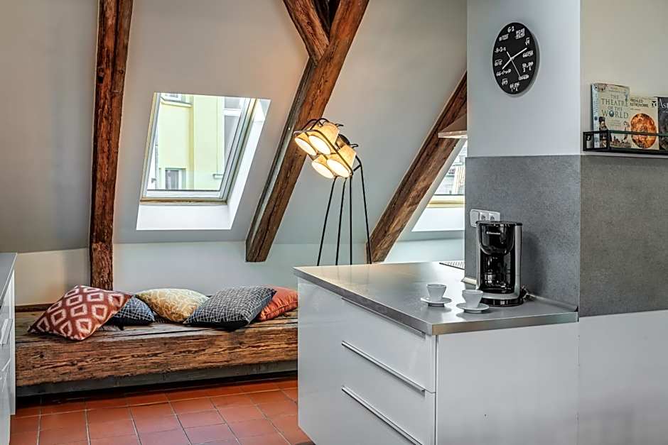 4 Arts Apartments by Adrez