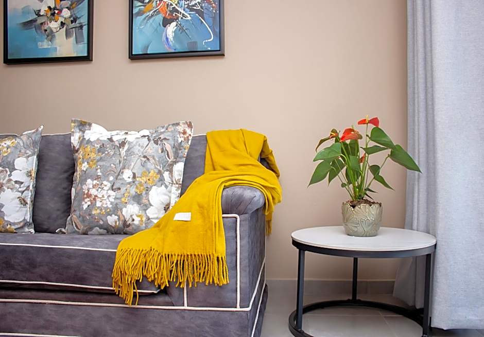 Airville Luxury Apartments, 7min Drive to Cresta Mall