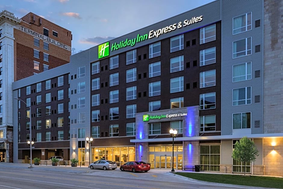 Holiday Inn Express & Suites - Lincoln Downtown By IHG