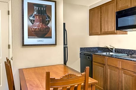 2 Queen Beds 1 Bedroom Suite Nonsmoking