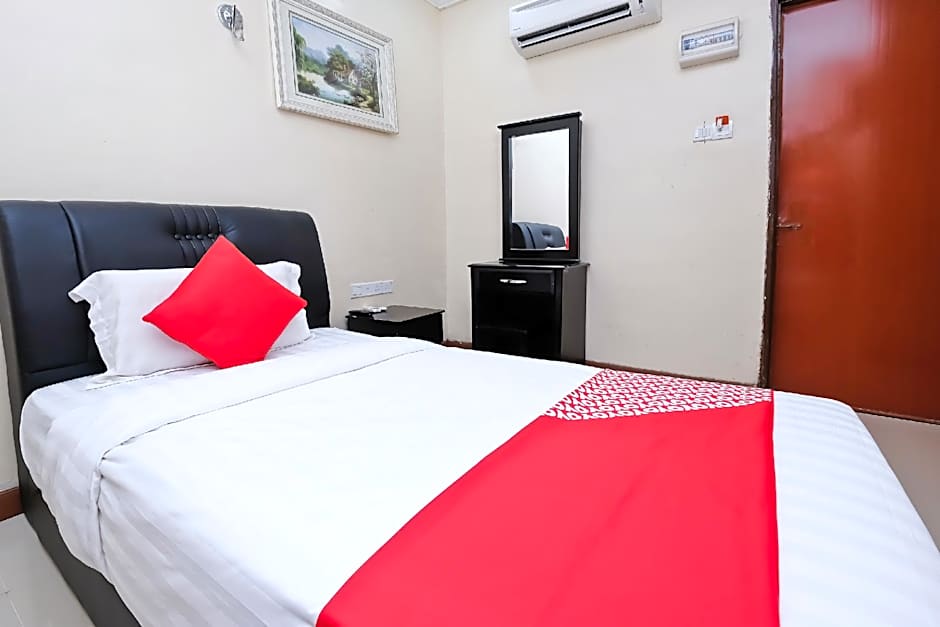 OYO 714 Arina Hotel