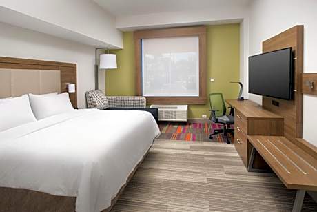 King Room - Hearing Accessible - Roll-in Shower