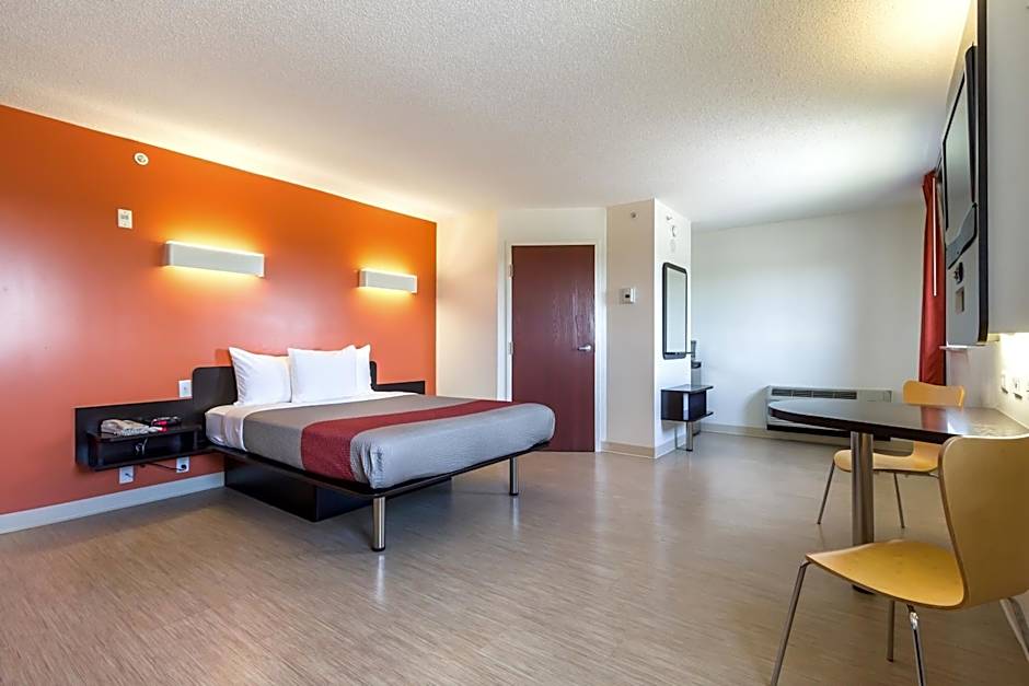 Motel 6 Kingston Ontario