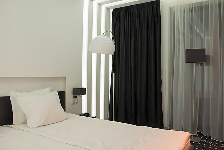 Hotel Fashion - Free Parking