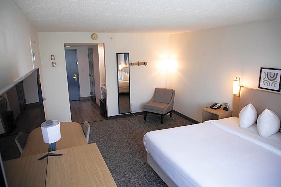 Spark by Hilton Mechanicsburg