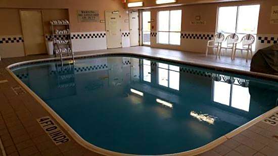 Country Inn & Suites by Radisson Davenport - Quad Cities