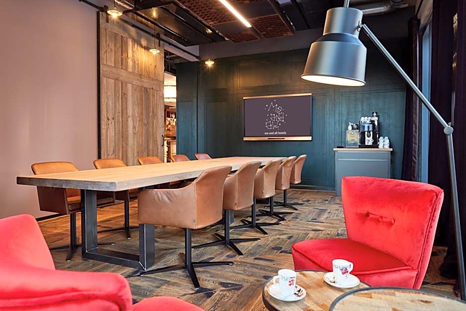 me and all hotel Mainz, by Hyatt