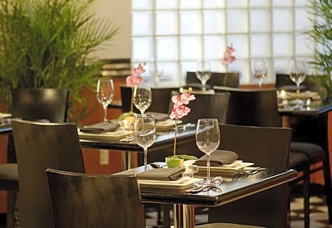 Carlyle Suites Hotel