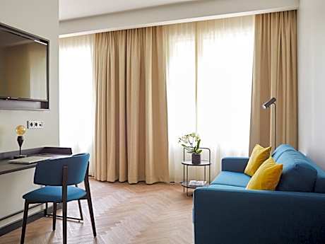 Junior Suite with Cathedral View