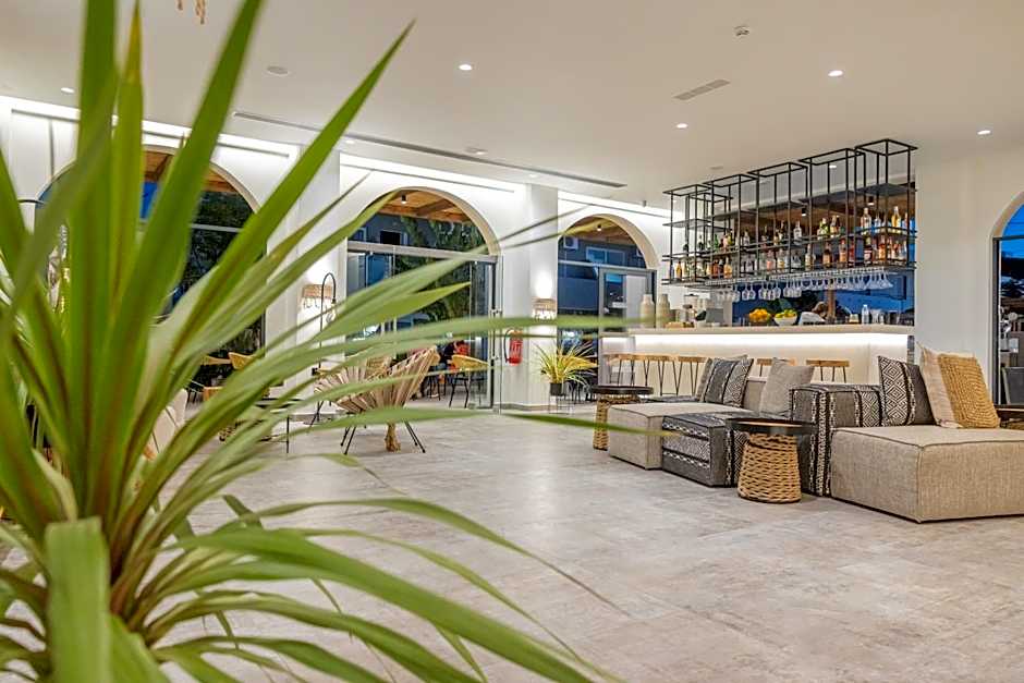 Cabana Blu Hotel & Suites