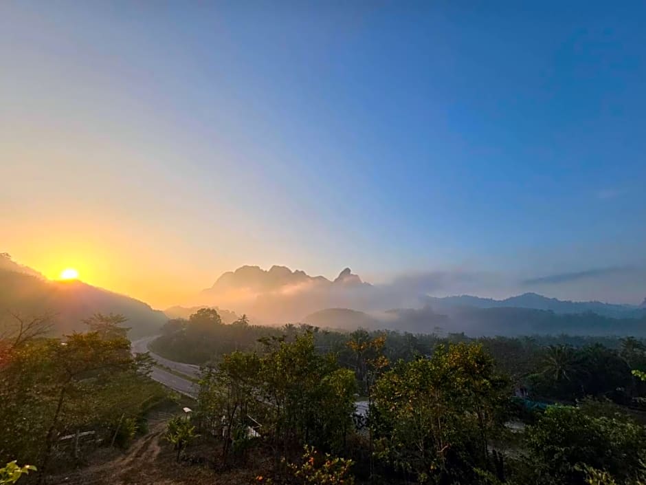 Khao Sok Horizon