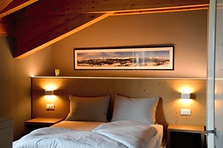 Family Room with Mountain View