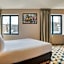 Alma Grand Place Hotel