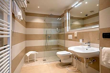 Comfort Double Room with Front Sea View