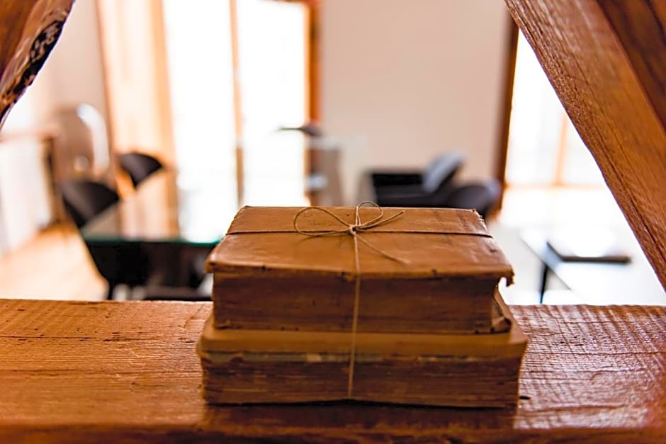 Flora Chiado Apartments