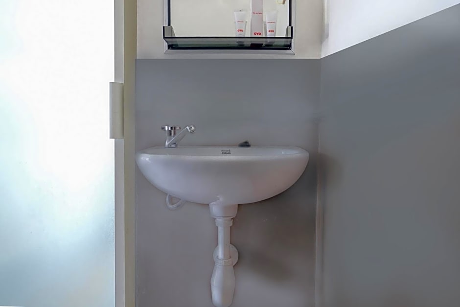 OYO 1028 Garuda Residence