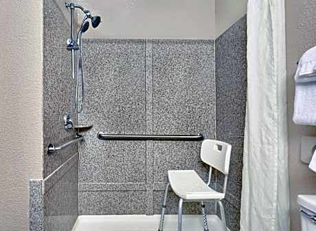 Queen Room with Two Queen Beds and Roll-in Shower - Mobility Accessible/Non-Smoking