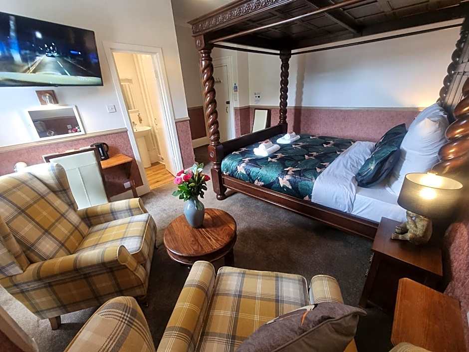 Roy Bridge Hotel