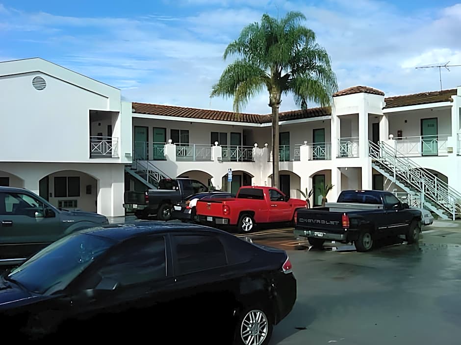Crescent Inn