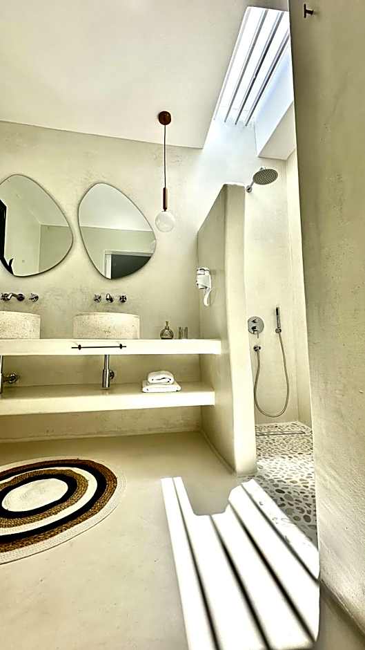 Myconian Theros Luxury Suites