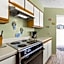 1302b St Thomas Square