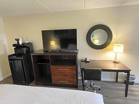 Standard Queen Room with Two Queen Beds - Non Smoking