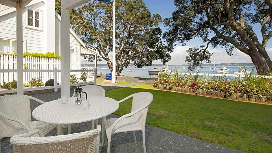 Hananui Lodge and Apartments
