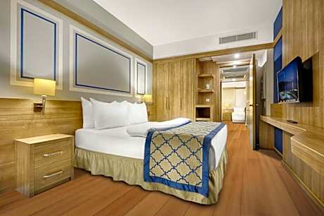 Family Room (4 Adults)