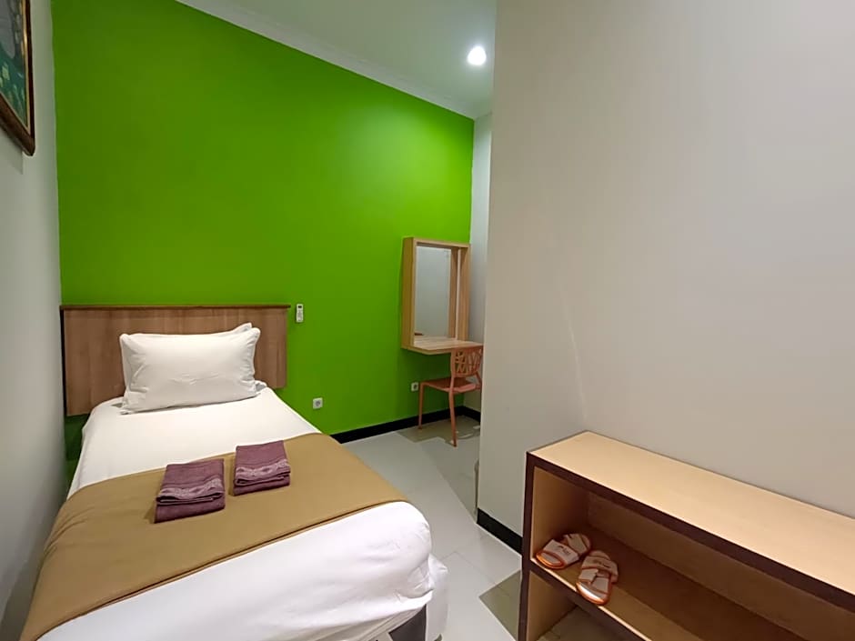 The Cabin Hotel Ngupasan