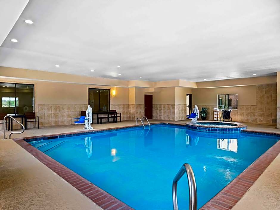 Comfort Suites Lindale - Tyler North