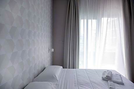 Double or Twin Room with Sea View