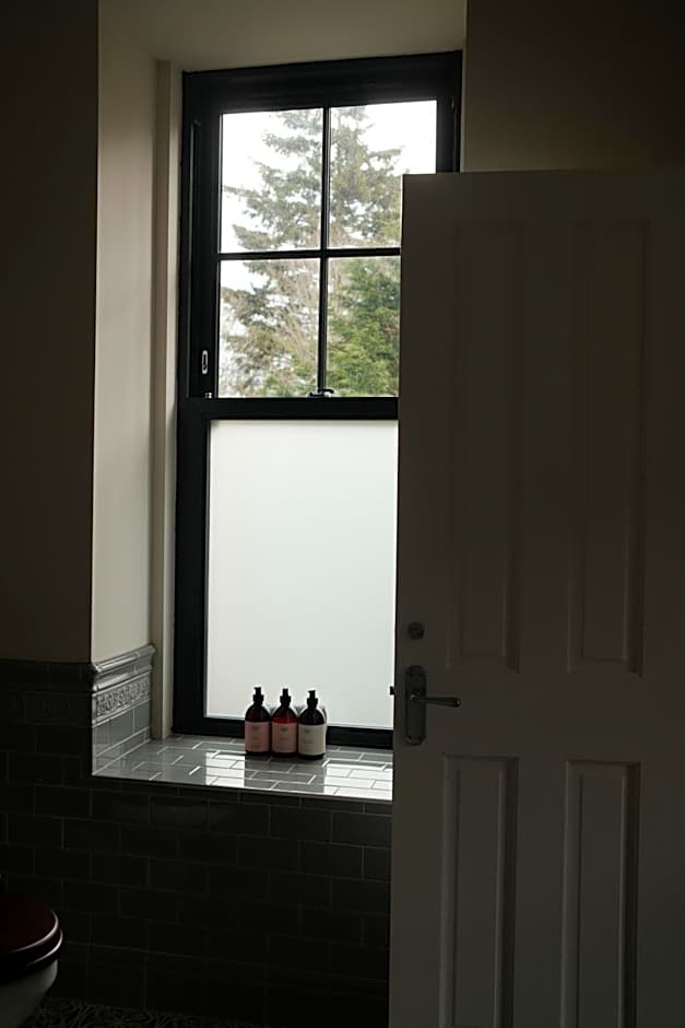 Suie Hunting Lodge