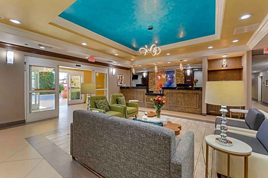 Best Western Plus Wasco Inn & Suites