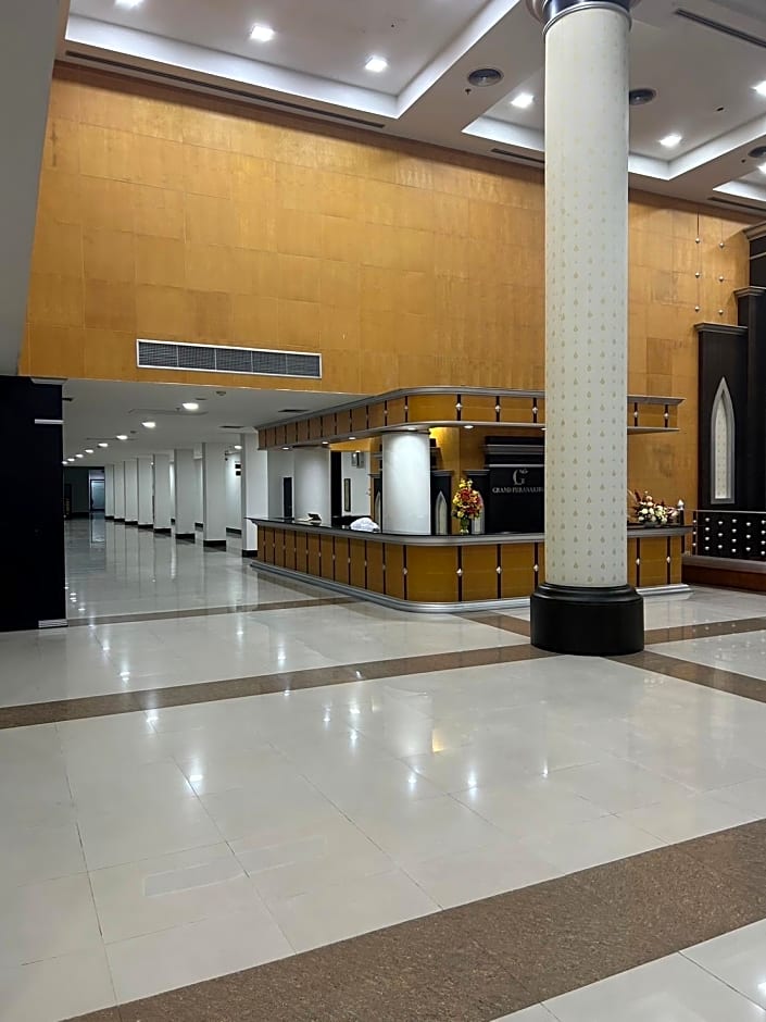Grand Phranakhon Hotel