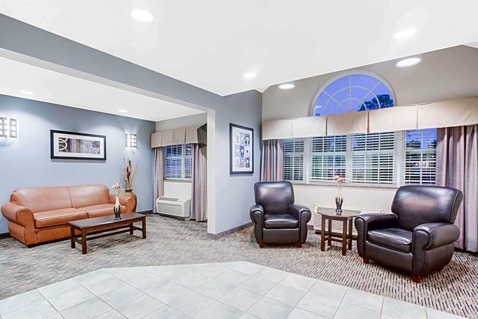 Microtel Inn & Suites By Wyndham Bath