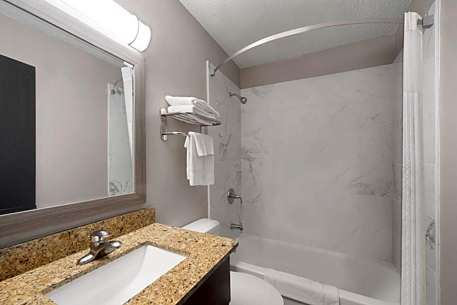 Super 8 by Wyndham Farmville