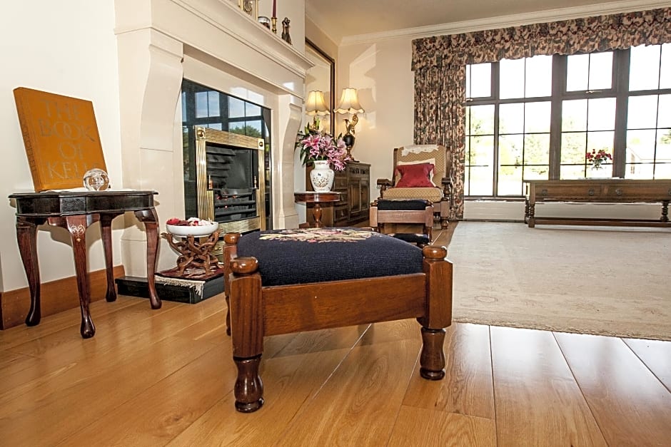 Ardmor Country House