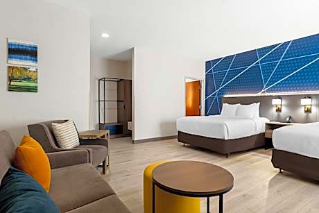 Queen Suite with Two Queen Beds - Accessible/Non-Smoking