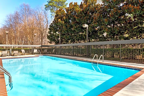 Hampton Inn & Suites Atlanta Airport West Camp Creek Pkwy