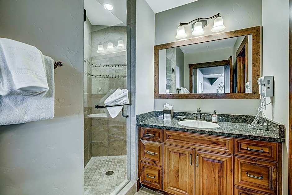 Crystal Peak Lodge, A Vail Resorts Property